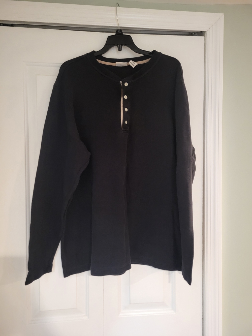 Covington Black Henley Pullover Sweater